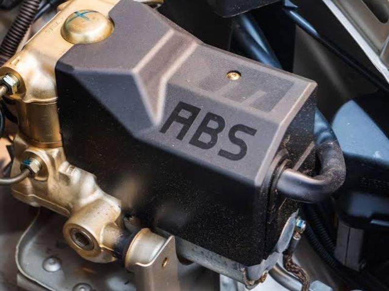 Vehicle Safety Systems (ABS / Airbag)